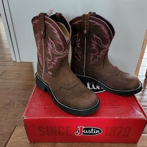 Justin women's cowboy boots